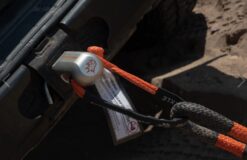 Alternative view of MAXTRAX | FUSE SHACKLE | 7000KG