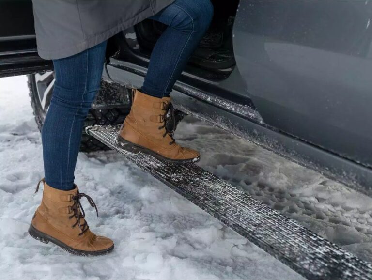 AMP RESEARCH | POWERSTEP ELECTRIC RUNNING BOARD (PLUG & PLAY) | RANGER 2023+ - Image 3